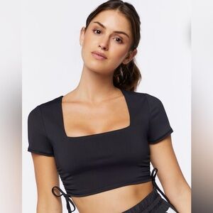 🏃‍♀️🖤ACTIVE RUCHED DRAWSTRING CROP TOP / BLACK / SIZE M